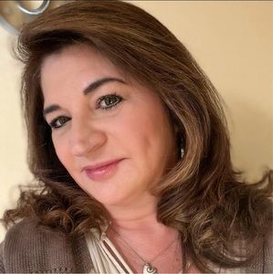 Meet your Posher, Carol